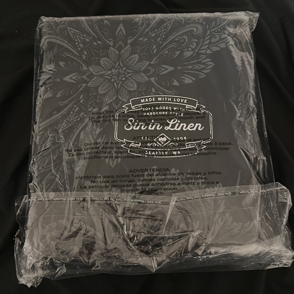 Discontinued Midnight Ink Collection Queen Duvet Cover - Picture 5 of 6